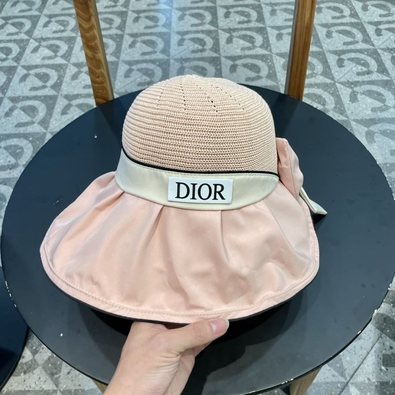 CHRISTIAN DIOR